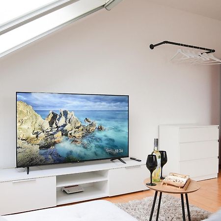 Remark Studios - Wohnung Fuer 6 In Grossburgwedel Buitenkant foto