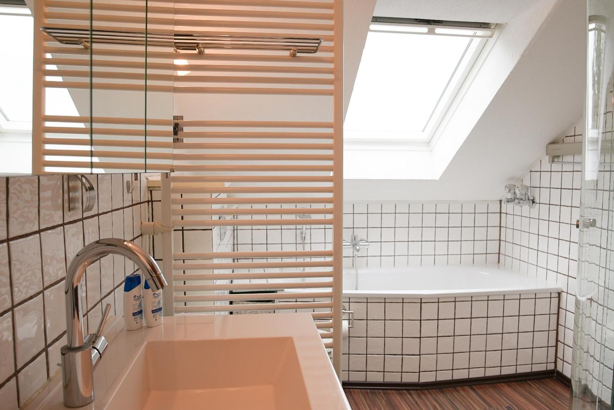 Remark Studios - Wohnung Fuer 6 In Grossburgwedel Buitenkant foto
